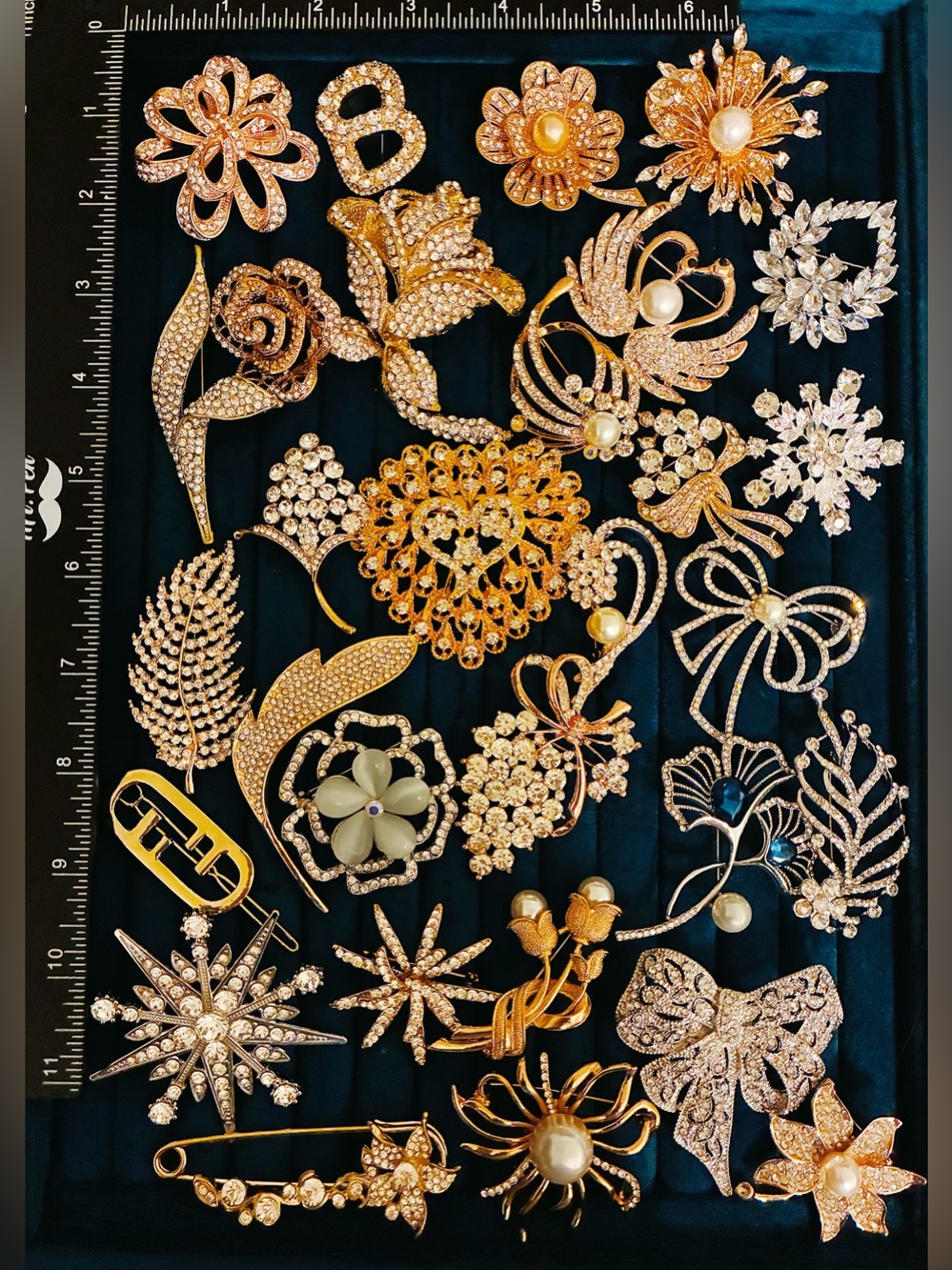 30Pc Rhinestone Crystal Brooch Lot Gold Silver Tone Swan Starburst Bow Mixed